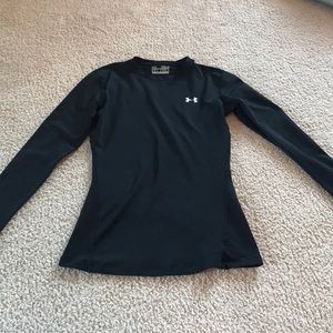 Black fitted under armour shirt